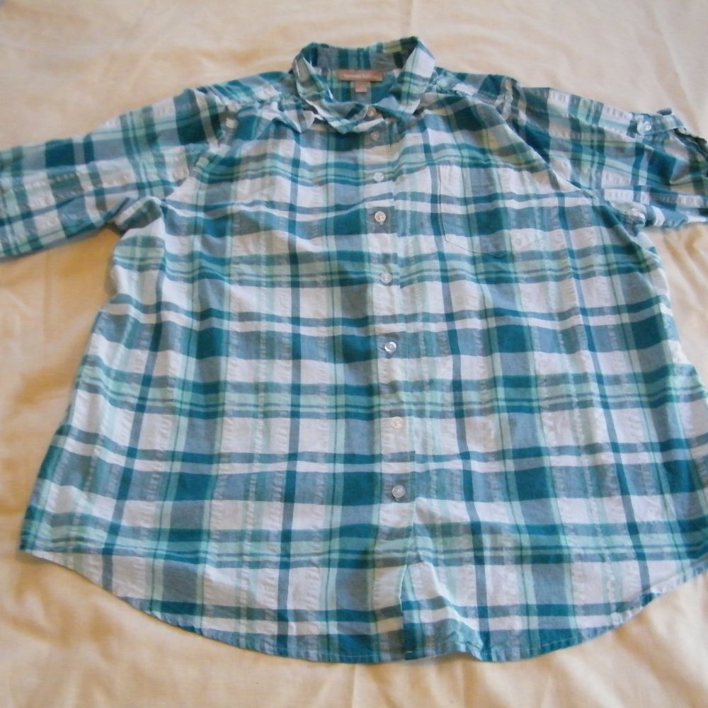 Ladies Button Front shirt Size 1X in pretty Blue Plaid Linen Blend